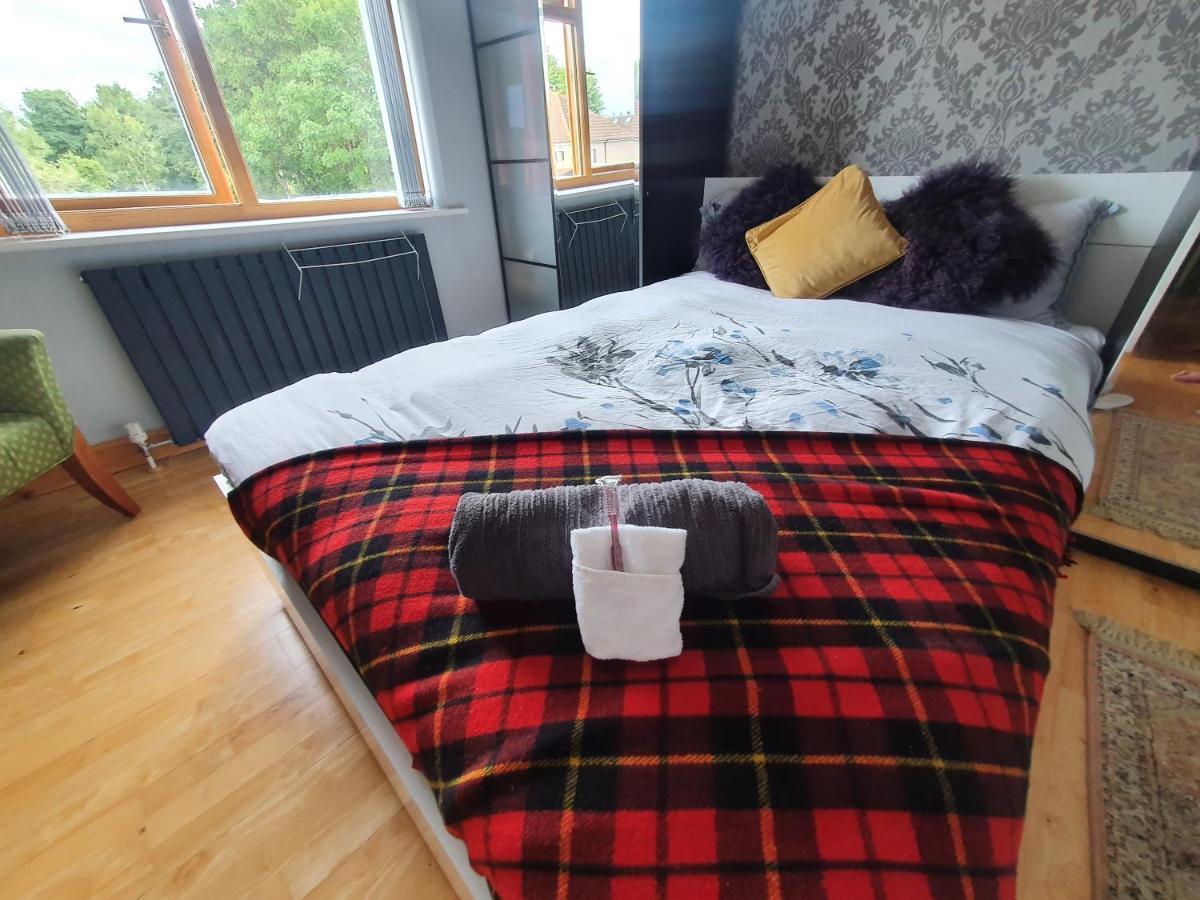 Beautiful Guest Rooms, Free Parking, 30Min Heathrow, 40Min Wembley, 60Min Central London Greenford  Bagian luar foto
