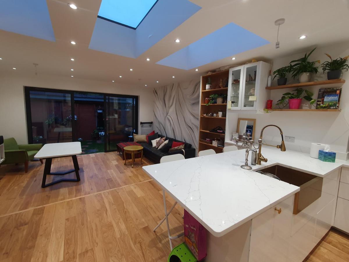Beautiful Guest Rooms, Free Parking, 30Min Heathrow, 40Min Wembley, 60Min Central London Greenford  Bagian luar foto