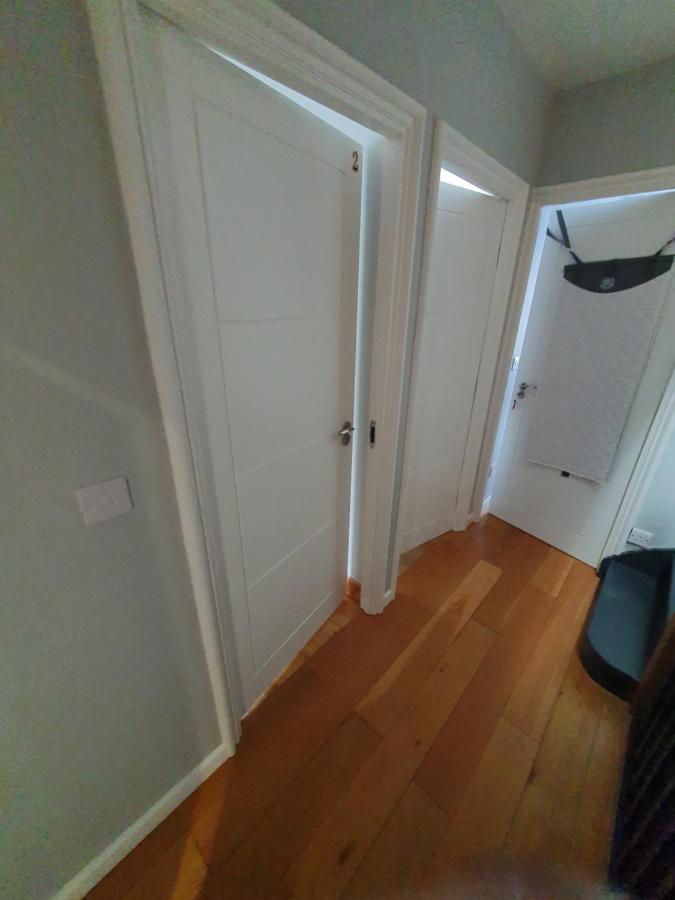 Beautiful Guest Rooms, Free Parking, 30Min Heathrow, 40Min Wembley, 60Min Central London Greenford  Bagian luar foto